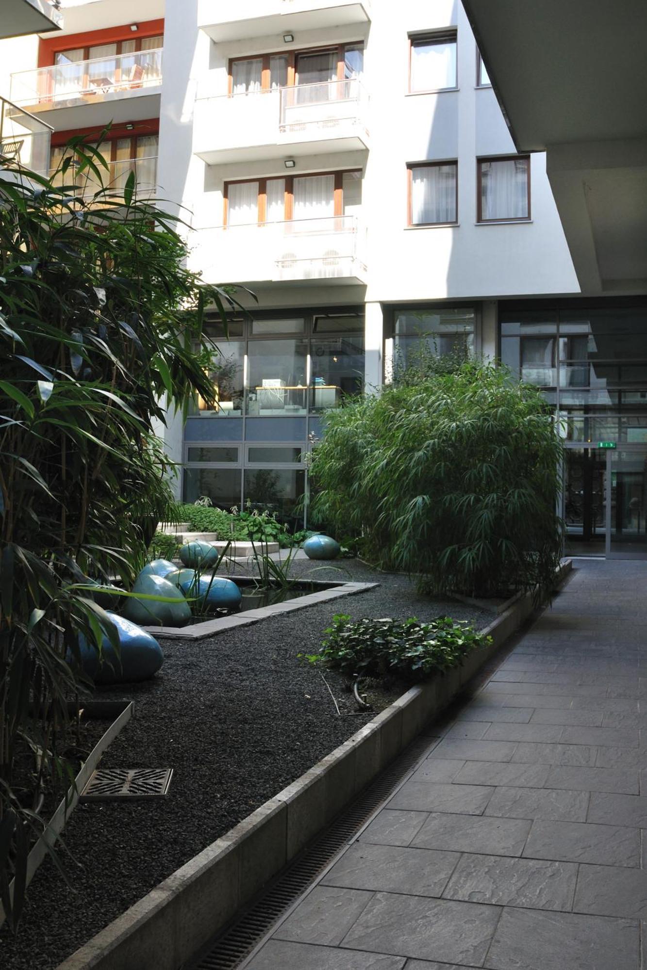 Urban Oasis With Free Parking Apartment Budapest Bagian luar foto